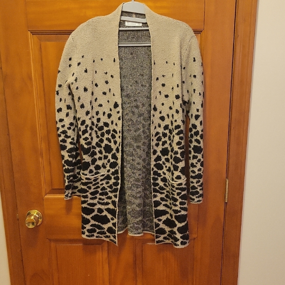 Stylish Black and Cream Women's Sweater